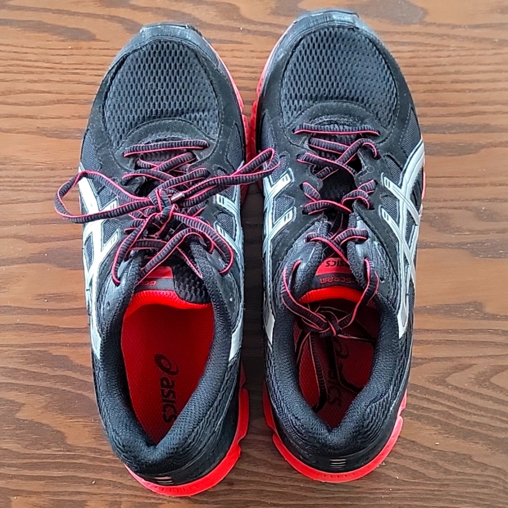 Women's Asics size 9